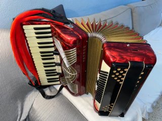 Acordeón Hohner Verdi II 96 bajos