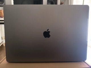 MacBook Pro 16" Apple Gris