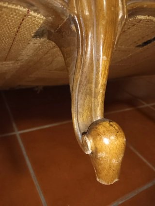 Sofá Luis XIV Beige Tapizado Tela