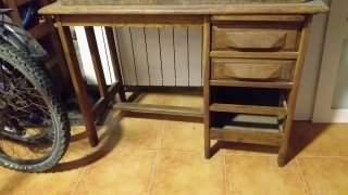 Mesa escritorio antigua de madera