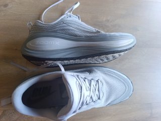 Nike Vomero Plus 18 Gris/Blanco