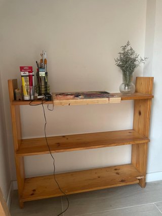 Estantería de madera
