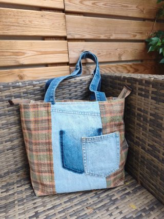 Bolso de tela vaquera y cuadros