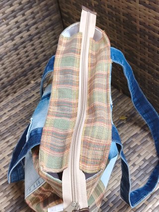 Bolso de tela vaquera y cuadros