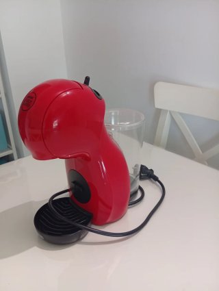 Cafetera Dolce Gusto Roja
