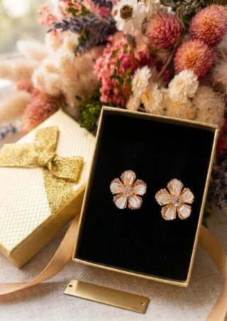 Pendientes Flor Dorados con Cristales
