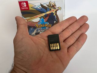 Nintendo Switch Pokémon Espada + Pase Expansión