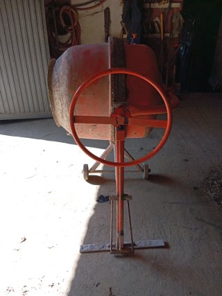 Hormigonera eléctrica mediana