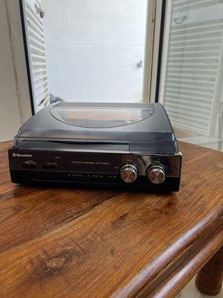 Tocadiscos Roadstar TTL-8633 con Radio