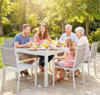 Conjunto de mesa y 6 sillas apilables de jardín