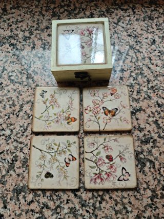 Set 4 Posavasos Cerámica Caja Madera Vintage