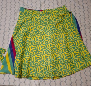 Falda corta de seda multicolor