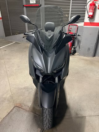 Yamaha XMAX 400 TECHMAX Gris