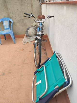 Bicicleta azul clásica