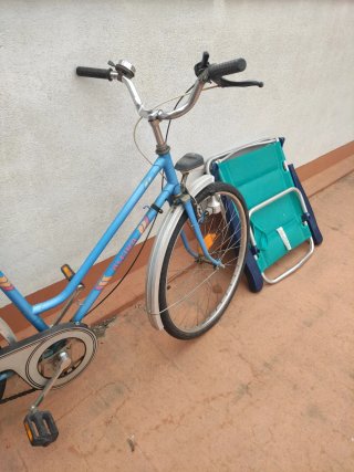 Bicicleta azul clásica