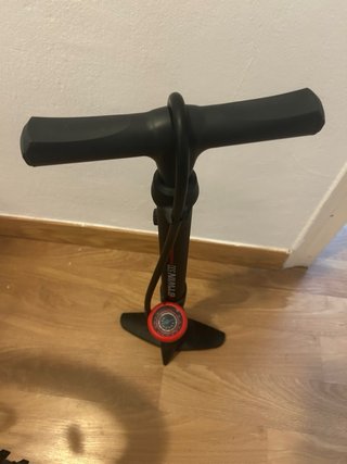 Bicicleta Giant MTB con accesorios