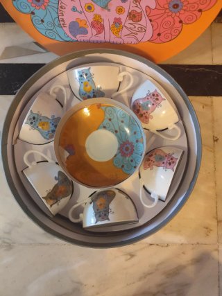Juego de tazas de desayuno con gatos.