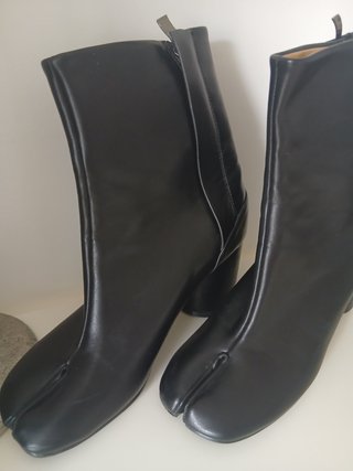 Botines negros chica