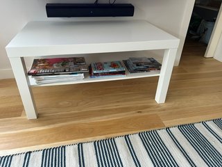 Mesa de centro blanca como nueva