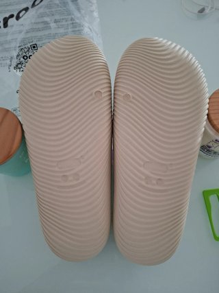 Crocs beige