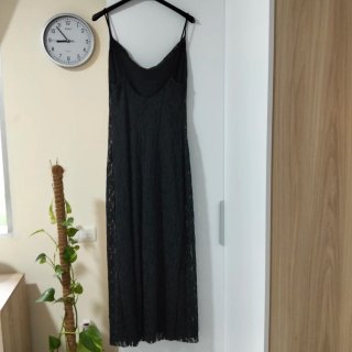 Vestido de noche negro encaje