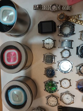 Gran lote relojes , gafas .pendientes ...