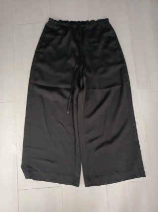 Pantalón negro ancho