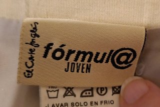 Falda corta beige cruzada