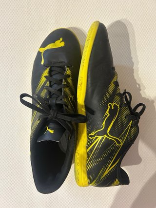 Zapatillas Puma Futbol Negras y Amarillas