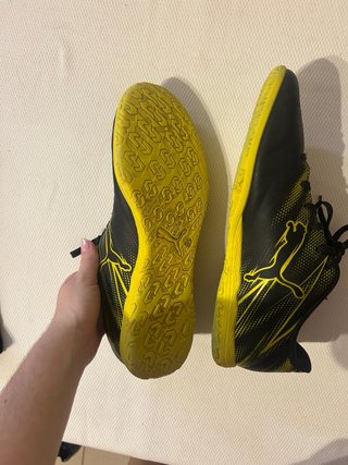 Zapatillas Puma Futbol Negras y Amarillas
