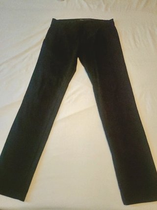 PANTALON CABALLERO TIPO CHINO. ZARA.