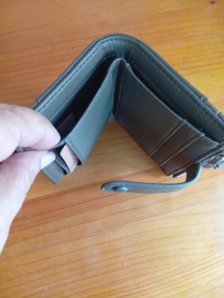 Cartera pequeña con llavero