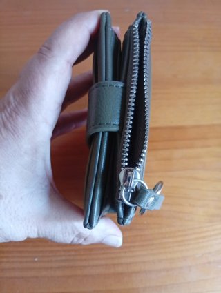 Cartera pequeña con llavero