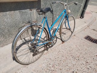 Bicicleta Orbea Azul con Cesta