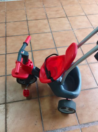 Triciclo Molto para bebé