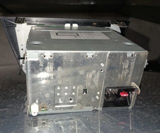 Radio coche SEAT León año 2009.