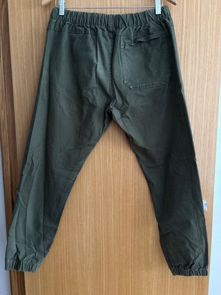 Pantalón Pull&Bear Talla M Verde Oliva