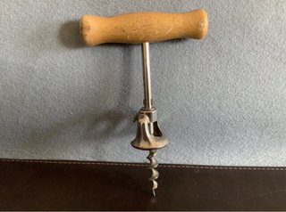 Antico cavatappi a campana aperta