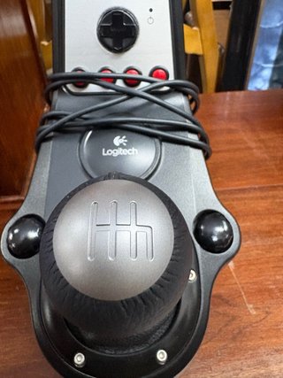 Volante Logitech G27 con Pedales y Palanca