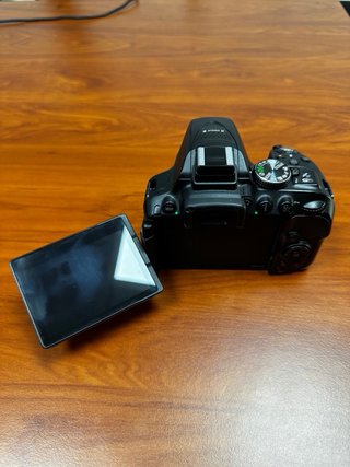 Nikon D5300 + Objetivo 18-55mm VR