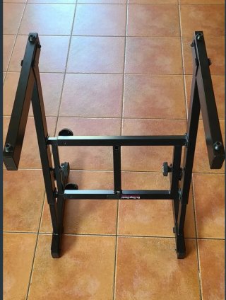 Teclado Yamaha PSR 9000 con soporte