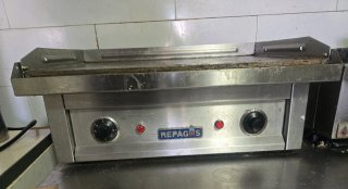 Plancha Eléctrica Repagas E64