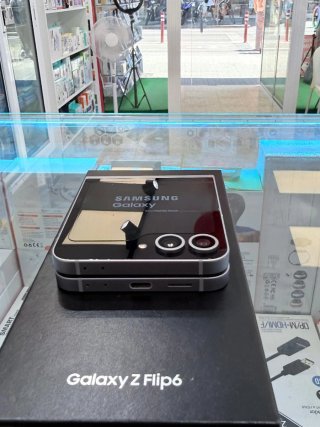 Samsung Galaxy Z Flip6 256GB Plata