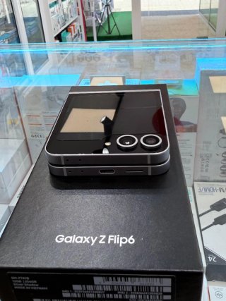 Samsung Galaxy Z Flip6 256GB Plata