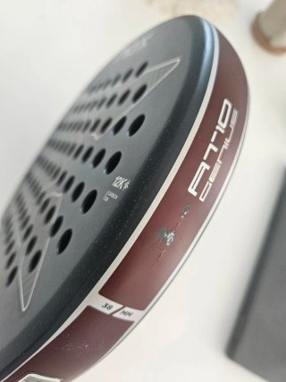 Pala pádel Nox AT10 12K 2025