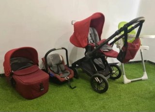 Trona bebé Sweet Cherry casi nueva
