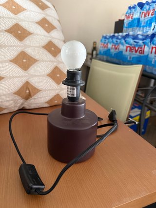 Lámpara de mesa pequeña