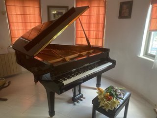 Piano de Cola Yamaha C2 Japón