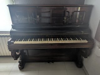 Piano vertical madera, marca: Gaveau Paris