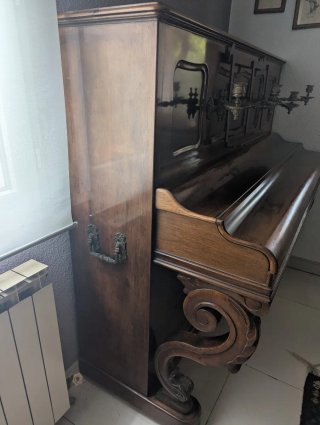 Piano vertical madera, marca: Gaveau Paris